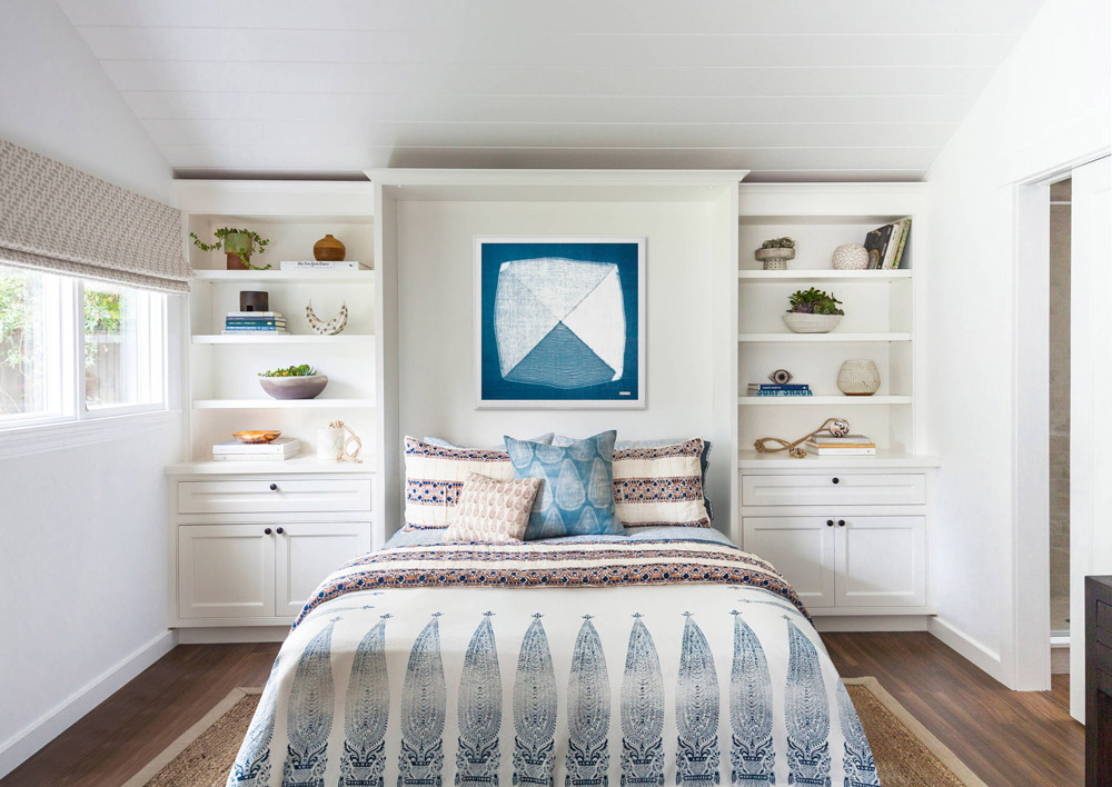 How Many Decorative Pillows on a Queen Bed? (Expert Styling Tips & Layout Guide) How Many Decorative Pillows on a Queen Bed