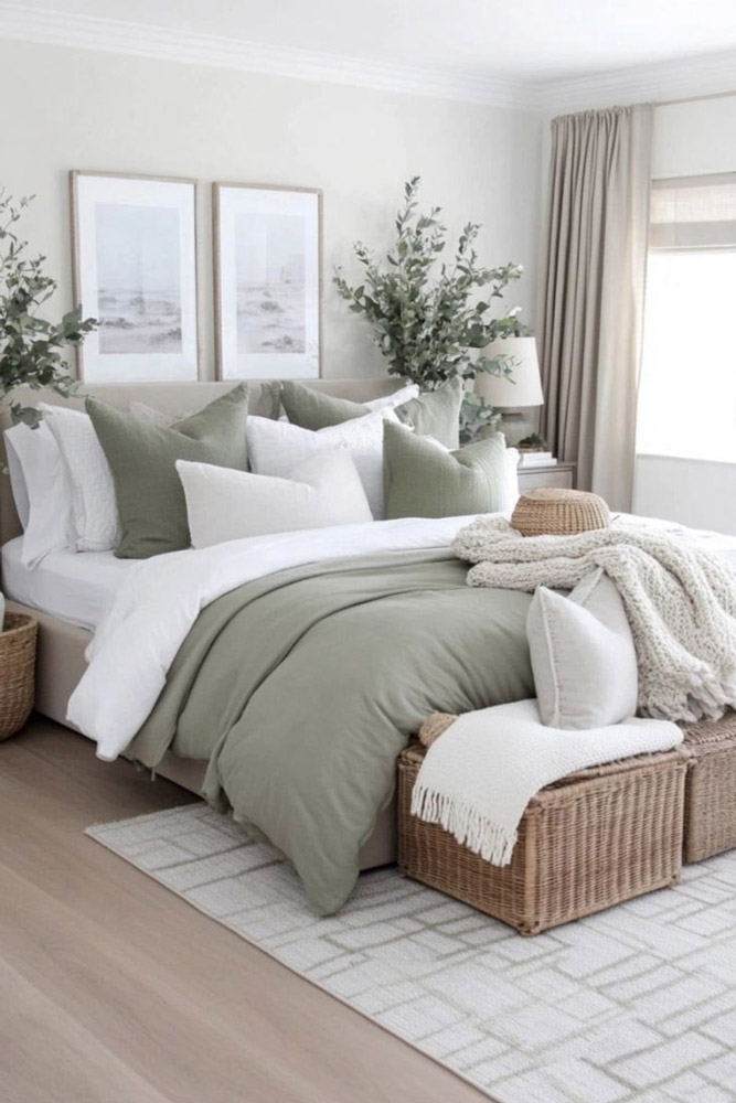 How to Arrange Decorative Pillows on a Queen Bed
