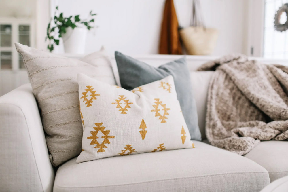 What Are Decorative Pillows